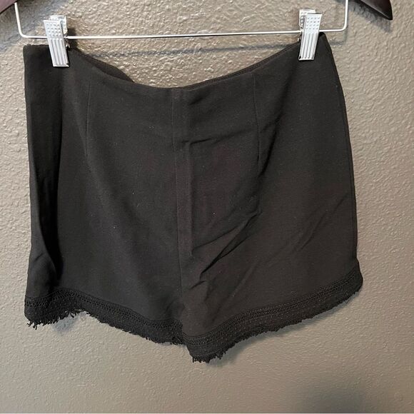 NWT Revolve x Cupcakes and Cashmere Figaro Short in Black | Size 6 - Picture 6 of 13